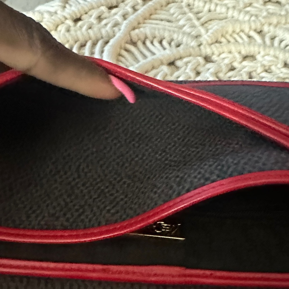 Yves Saint Laurent Red and Black Vintage Crossbody Bag - Picture 9 of 16